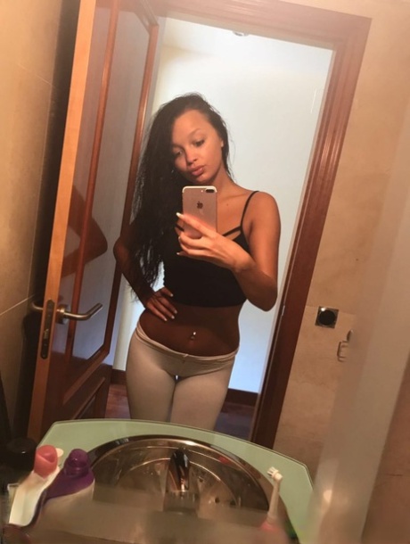 Baklali VIP Escort Bayan Simge