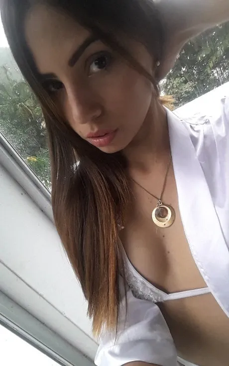 Irmak - Ümraniye VIP Escort Bayan Modeli - Gerçek Fotoğraflı İlan